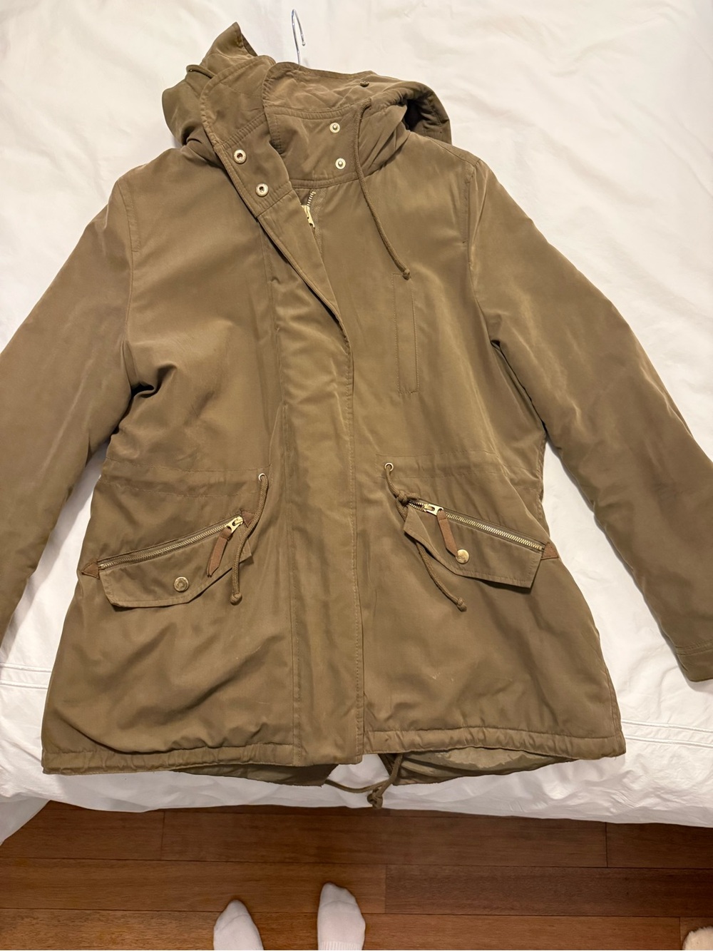 Love Tree Hooded Puffer Jacket in Olive